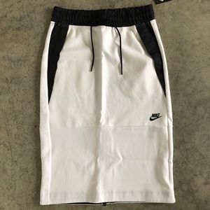 NWT NIKE skirt